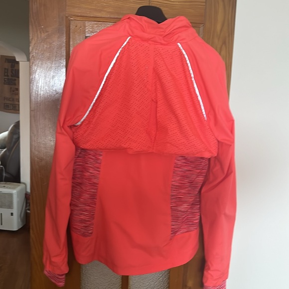 Running Room 3 in 1 reflective running jacket - Picture 8 of 8